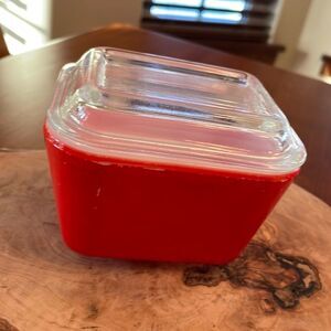 Pyrex Orange Refrigerator Dish with Ribbed Lid